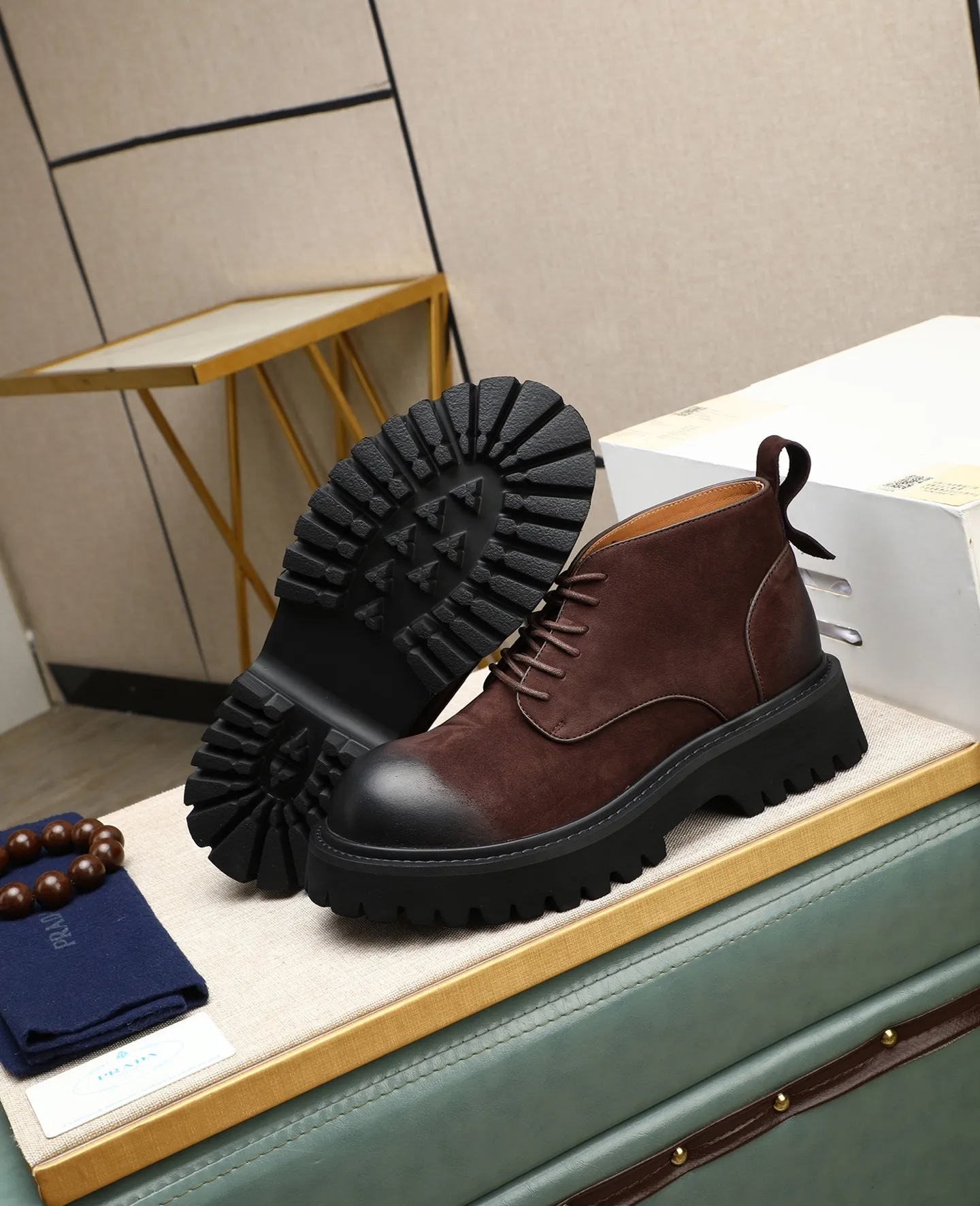 Men's men's shoes 💰580 high-end version. PRADA (Prada) men's casual style, compare the quality at the counter 🧚🏿♂️Imported cowhide fabric 🐎Water-dyed comfortable and soft cowhide lining for feet 🐂Genuine leather outsole with label 🎉 Size 38-44. Can be customized for 45💥🏆